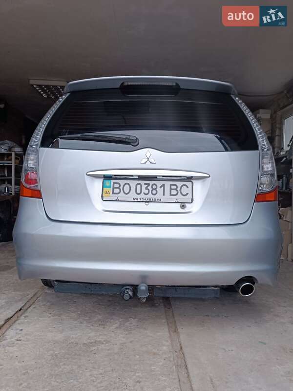 Минивэн Mitsubishi Grandis 2006 в Кременце