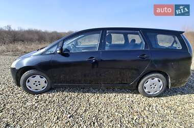 Минивэн Mitsubishi Grandis 2006 в 