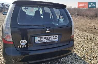 Минивэн Mitsubishi Grandis 2006 в 