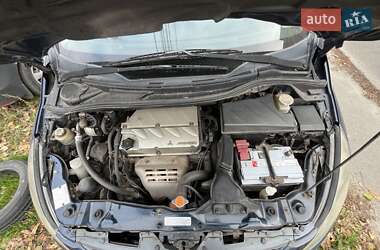Минивэн Mitsubishi Grandis 2005 в 