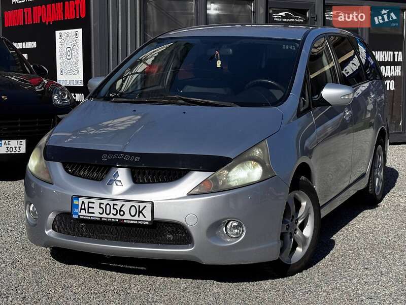 Mitsubishi Grandis 2006