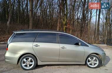 Минивэн Mitsubishi Grandis 2007 в 