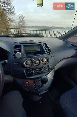 Минивэн Mitsubishi Grandis 2007 в 