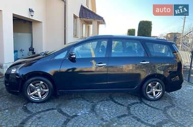 Минивэн Mitsubishi Grandis 2008 в 
