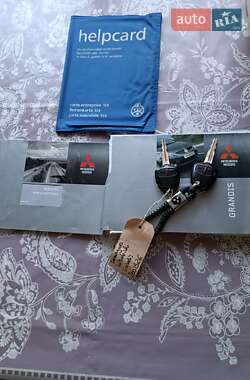 Минивэн Mitsubishi Grandis 2008 в 