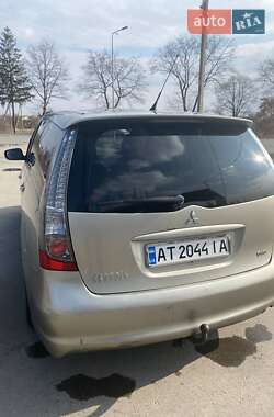 Минивэн Mitsubishi Grandis 2006 в 