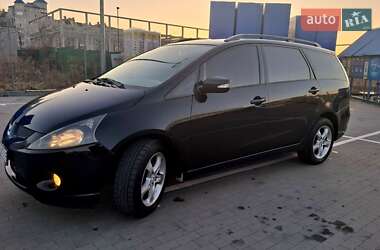 Мінівен Mitsubishi Grandis 2004 в 
