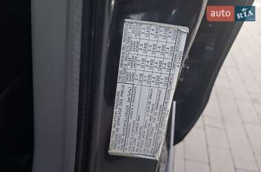 Мінівен Mitsubishi Grandis 2004 в 