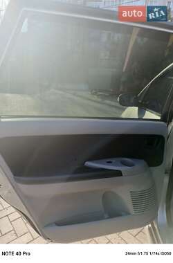 Мінівен Mitsubishi Grandis 2008 в 