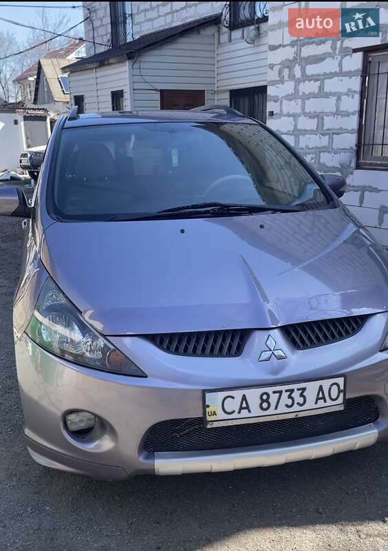 Mitsubishi Grandis 2004