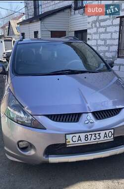 Минивэн Mitsubishi Grandis 2004 в 