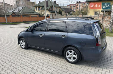 Минивэн Mitsubishi Grandis 2006 в 