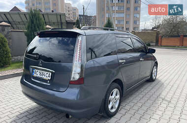 Минивэн Mitsubishi Grandis 2006 в 