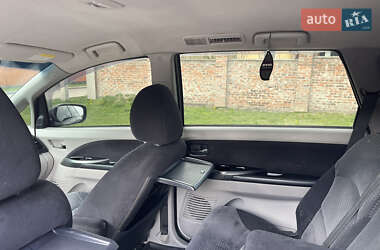 Минивэн Mitsubishi Grandis 2006 в 