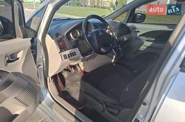Мінівен Mitsubishi Grandis 2008 в 