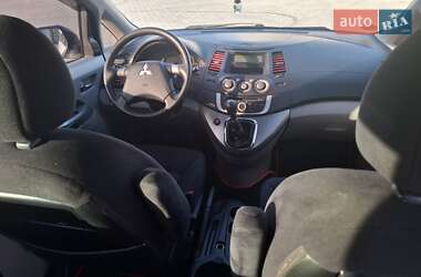 Мінівен Mitsubishi Grandis 2008 в 