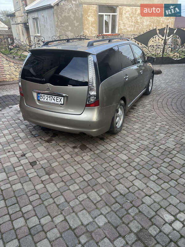 Минивэн Mitsubishi Grandis 2007 в Зборове