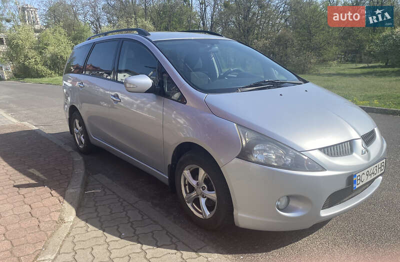 Мінівен Mitsubishi Grandis 2006 в 