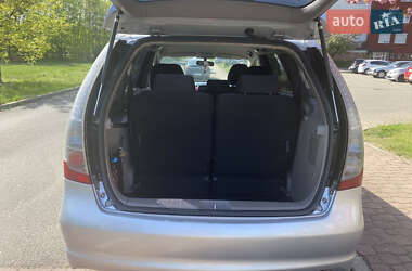 Мінівен Mitsubishi Grandis 2006 в 