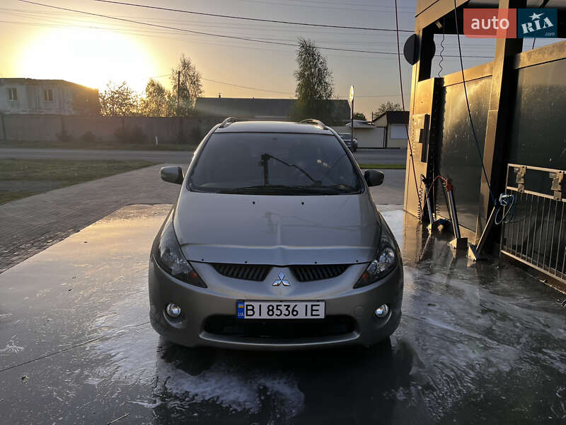 Mitsubishi Grandis 2006
