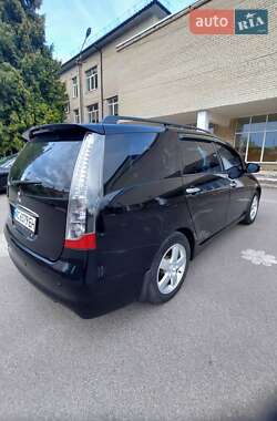 Мінівен Mitsubishi Grandis 2005 в 