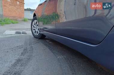 Мінівен Mitsubishi Grandis 2004 в 