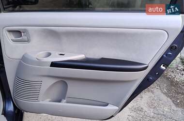 Мінівен Mitsubishi Grandis 2004 в 