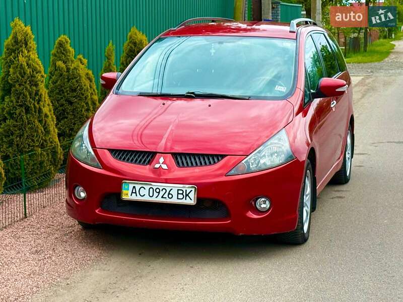 Минивэн Mitsubishi Grandis 2007 в 
