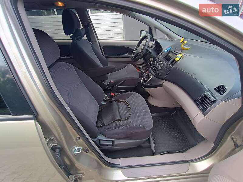 Минивэн Mitsubishi Grandis 2006 в Львове фото 11 Минивэн Mitsubishi Grandis 2006 в Львове