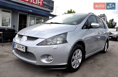 Минивэн Mitsubishi Grandis 2004 в 