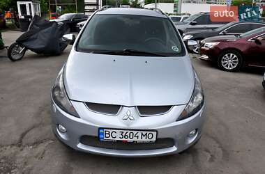 Минивэн Mitsubishi Grandis 2004 в 