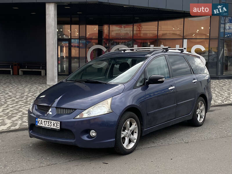 Минивэн Mitsubishi Grandis 2008 в 