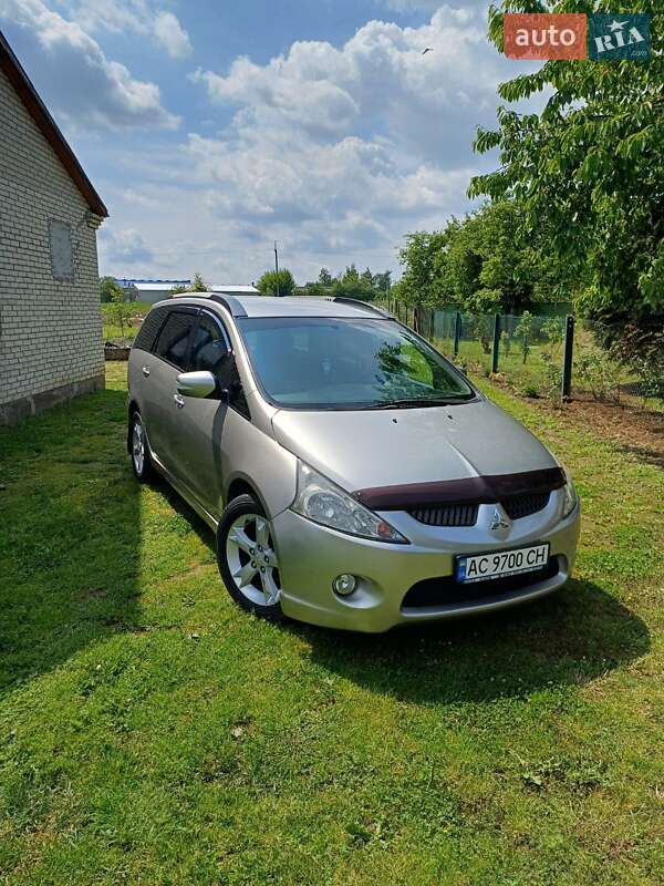 Мінівен Mitsubishi Grandis 2008 в 