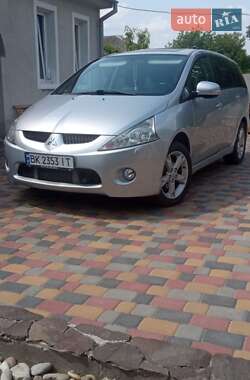 Мінівен Mitsubishi Grandis 2010 в 