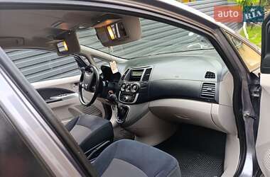 Минивэн Mitsubishi Grandis 2008 в 