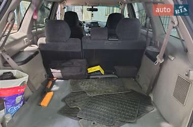Минивэн Mitsubishi Grandis 2004 в 