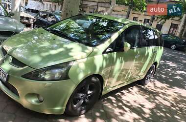 Минивэн Mitsubishi Grandis 2004 в 