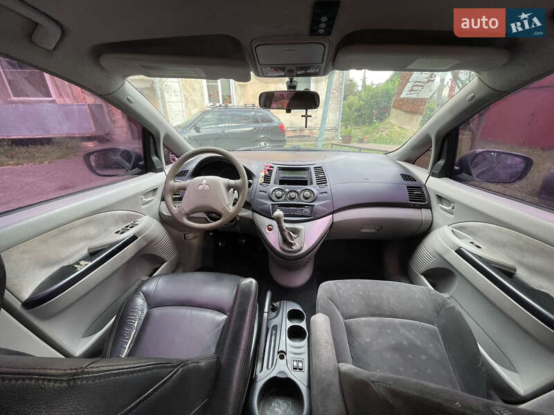 Мінівен Mitsubishi Grandis 2005 в Чернівцях