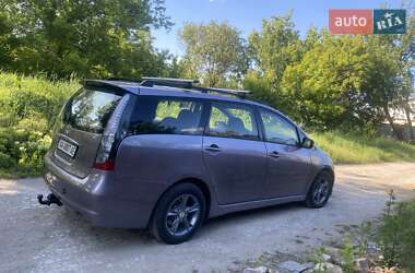 Минивэн Mitsubishi Grandis 2004 в 