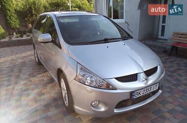 Мінівен Mitsubishi Grandis 2010 в 