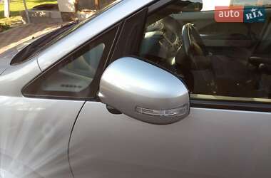 Мінівен Mitsubishi Grandis 2010 в 
