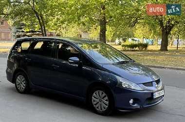 Минивэн Mitsubishi Grandis 2006 в 