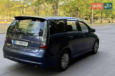 Минивэн Mitsubishi Grandis 2006 в 
