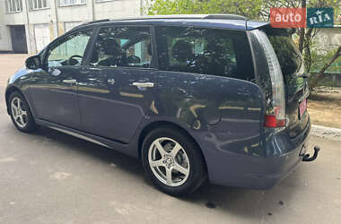 Минивэн Mitsubishi Grandis 2010 в 