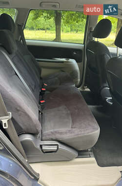 Минивэн Mitsubishi Grandis 2010 в 