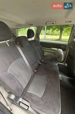 Минивэн Mitsubishi Grandis 2010 в 