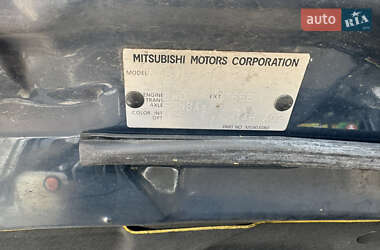 Минивэн Mitsubishi Grandis 2010 в 