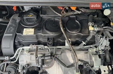 Минивэн Mitsubishi Grandis 2010 в 