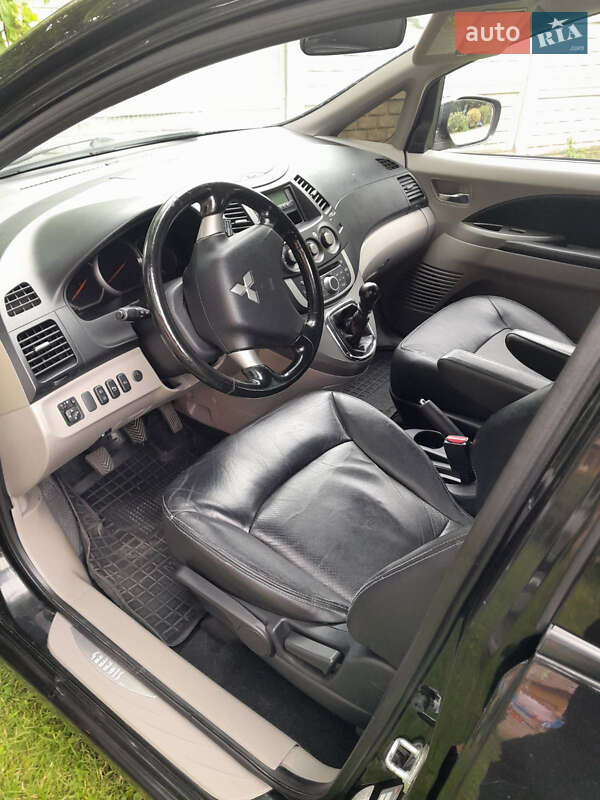 Минивэн Mitsubishi Grandis 2007 в Ровно