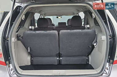 Минивэн Mitsubishi Grandis 2006 в 
